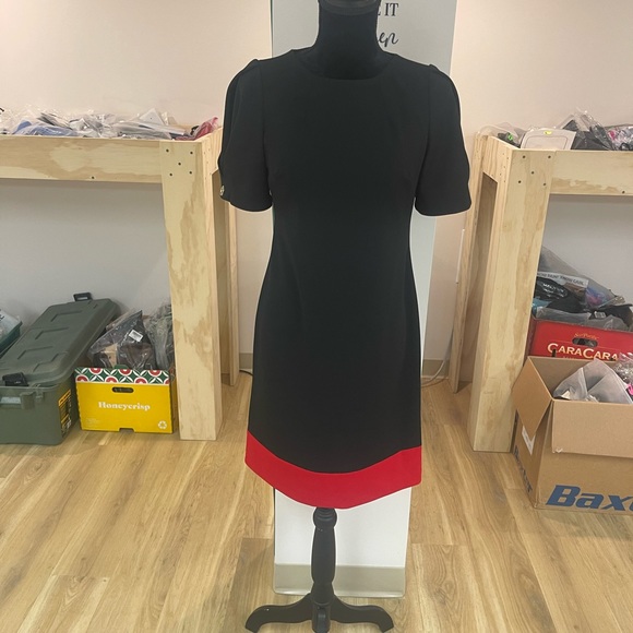 Tommy Hilfiger - Picture 1 of 5